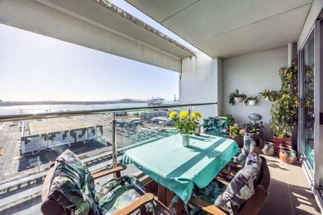 Stylish 3BR Penthouse Central Apartment