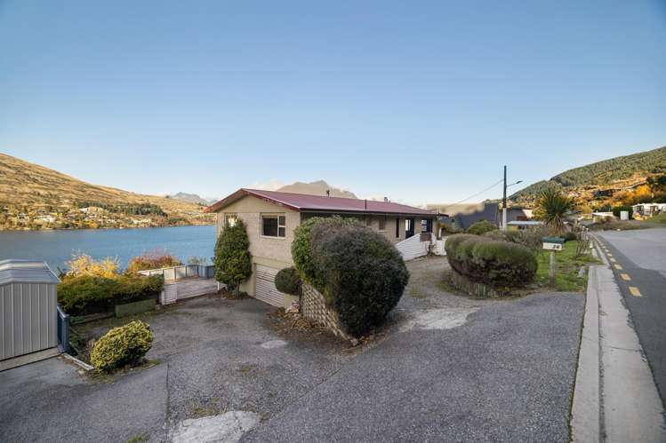36 Perkins Road Queenstown Hill_33