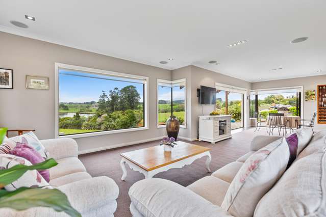 GRACIOUS & SPACIOUS WITH UNRIVALLED VIEWS!