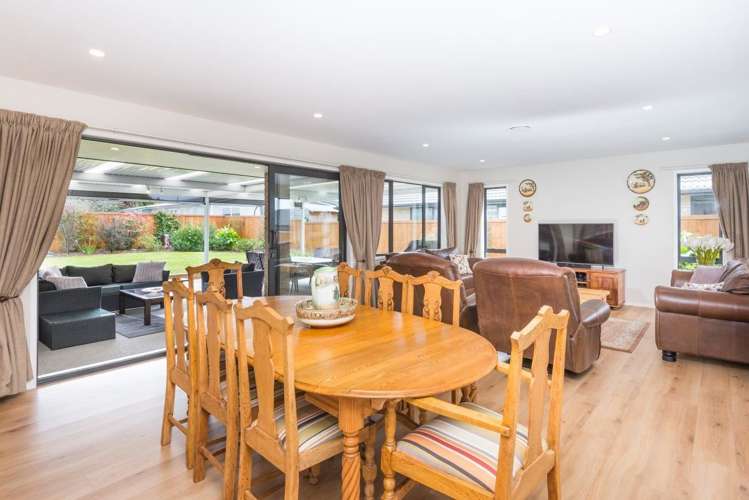 26 Jelas Drive Riverhead_11