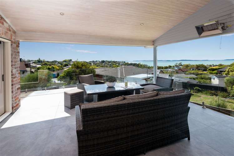 7 Paisley Street Mellons Bay_22