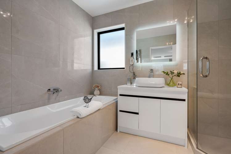 23 Tannaghmore Drive Flat Bush_40