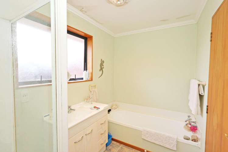 14 Danube Road Winton Surrounds_20