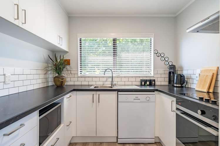 2 Oaklands Grove Clouston Park_1