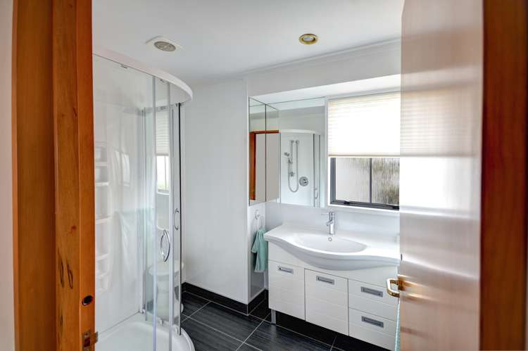 2/31 Eastbourne Street Caversham_7