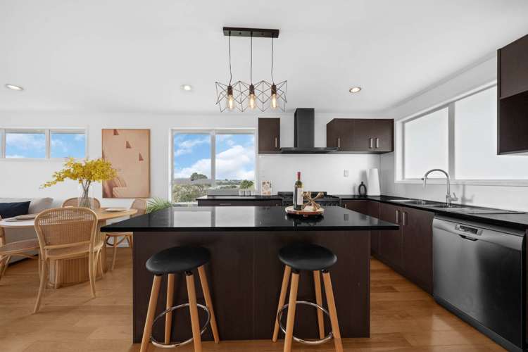 6 Celeste Place Totara Vale_15