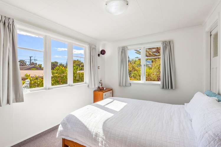6 Toi Street Otaki Beach_11