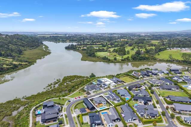 15 William Blake Way Riverhead_3