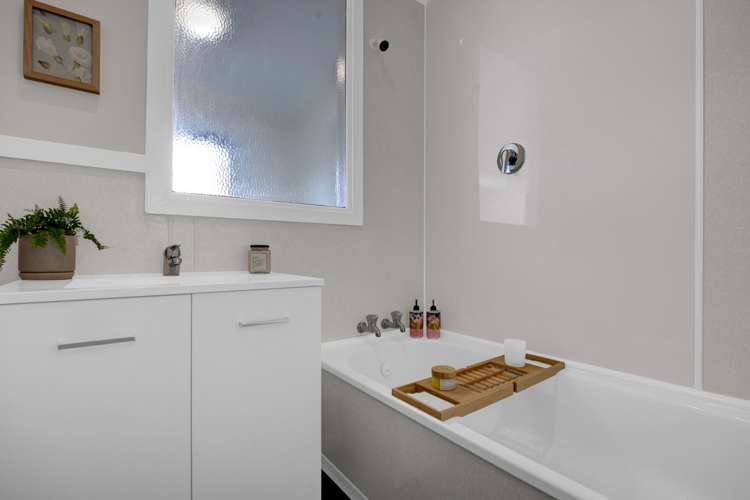 5 Disraeli Street Hawera_13