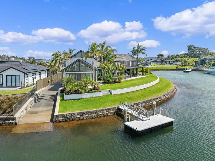 3 Kuaka Grove One Tree Point_37