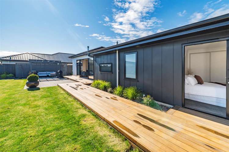 27 Candlesticks Crescent Lincoln_23