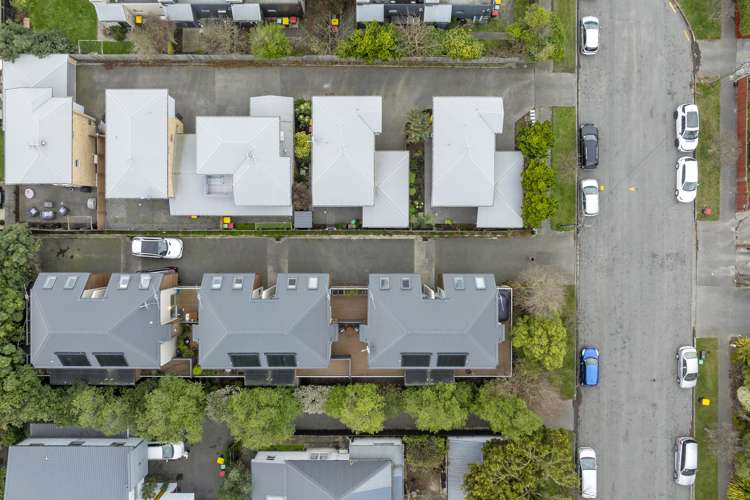 2/63 Burke Street Addington_18