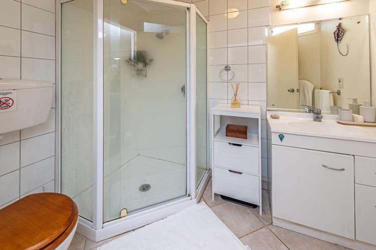 20 Great North Road Saint Johns Hill_24