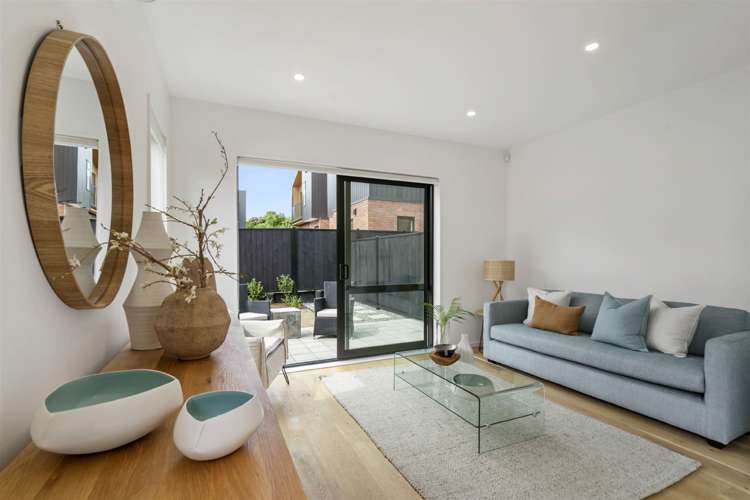 1d Lowe Street Belmont_6