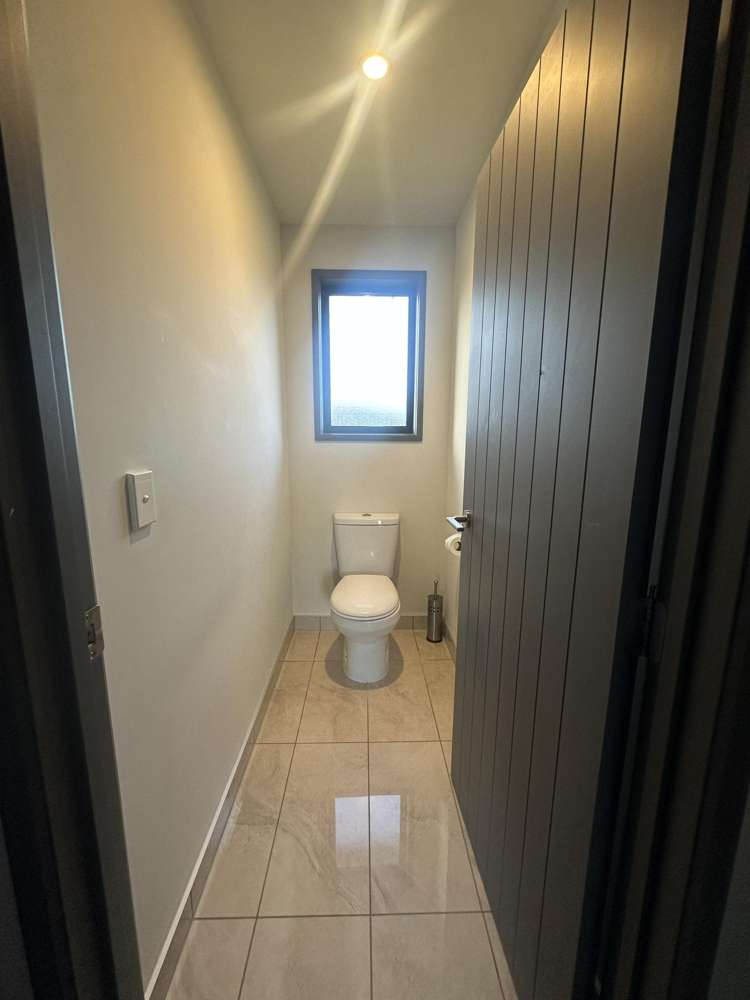 2 Little Paddock Hokitika_19