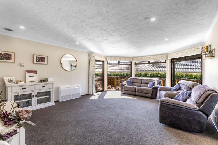 720 Queens Drive Waikiwi_6