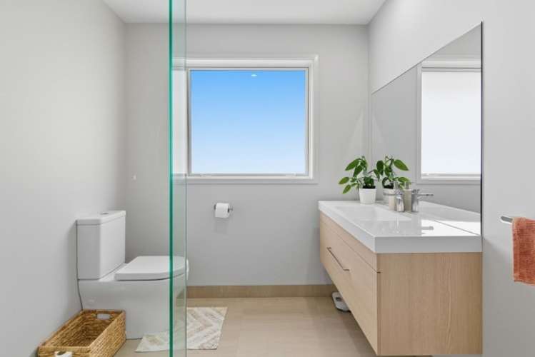 178 Adler Drive 1115_14