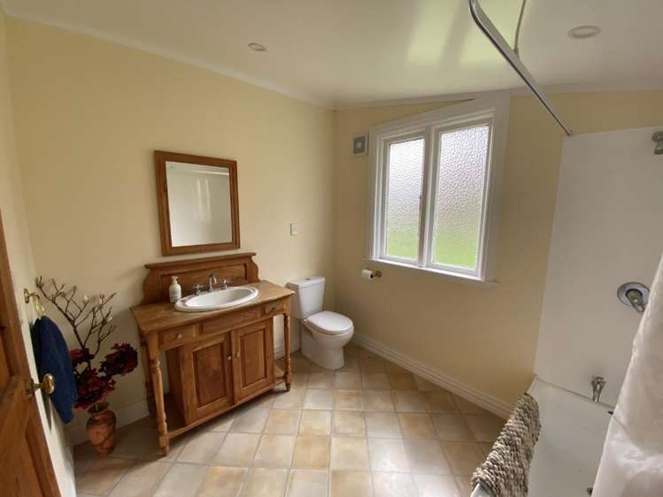525 Muritai Road (Cottage) 10600_5