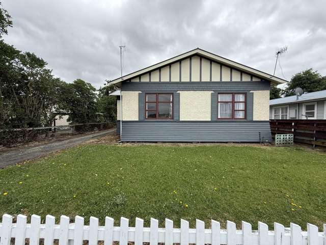 Charming 3-bedroom, 1-bathroom home in a great Palmerston North location.