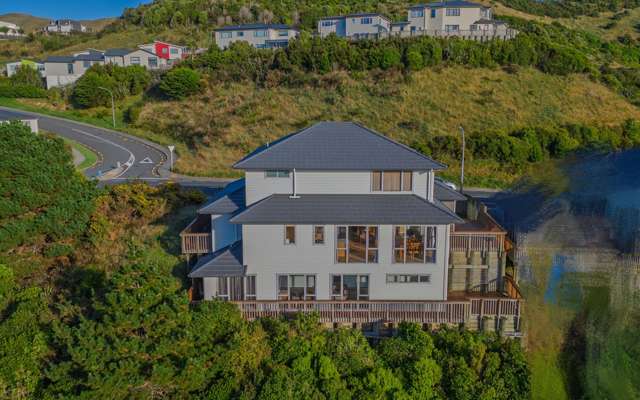 Masterpiece on Melksham 6-Bed Luxury