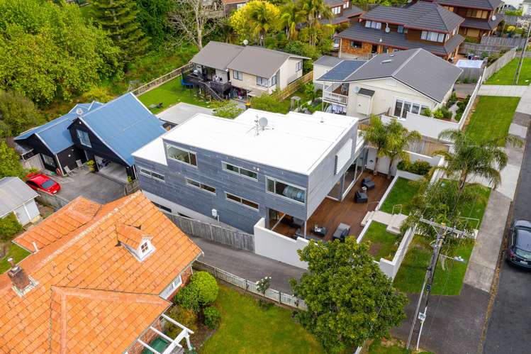 33 Luplau Crescent Cockle Bay_17