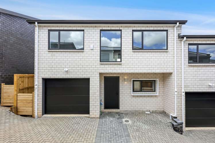 73 Royal Road Massey_16