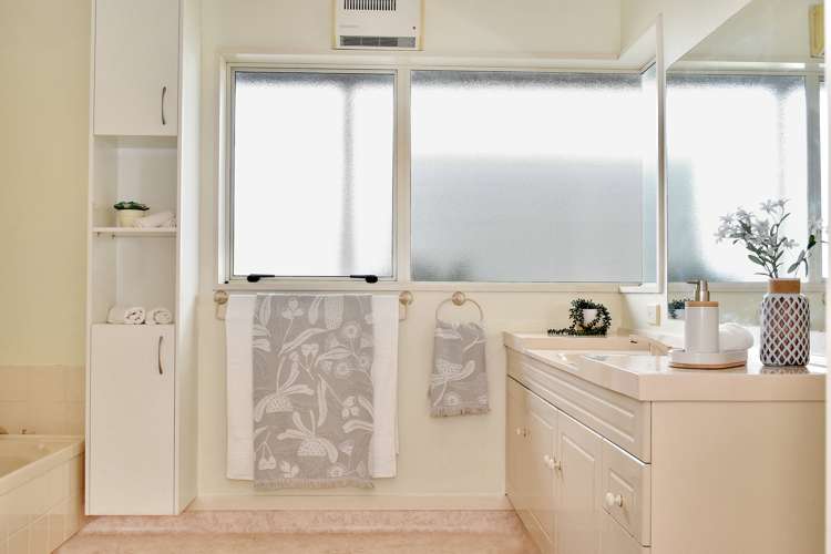 11 Kirk Lane Ohauiti_16