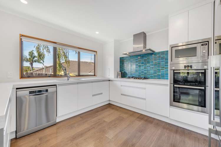 54 Channing Crescent Botany Downs_33