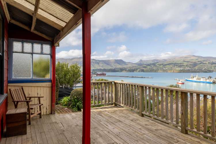 13 Cunningham Terrace Lyttelton_12