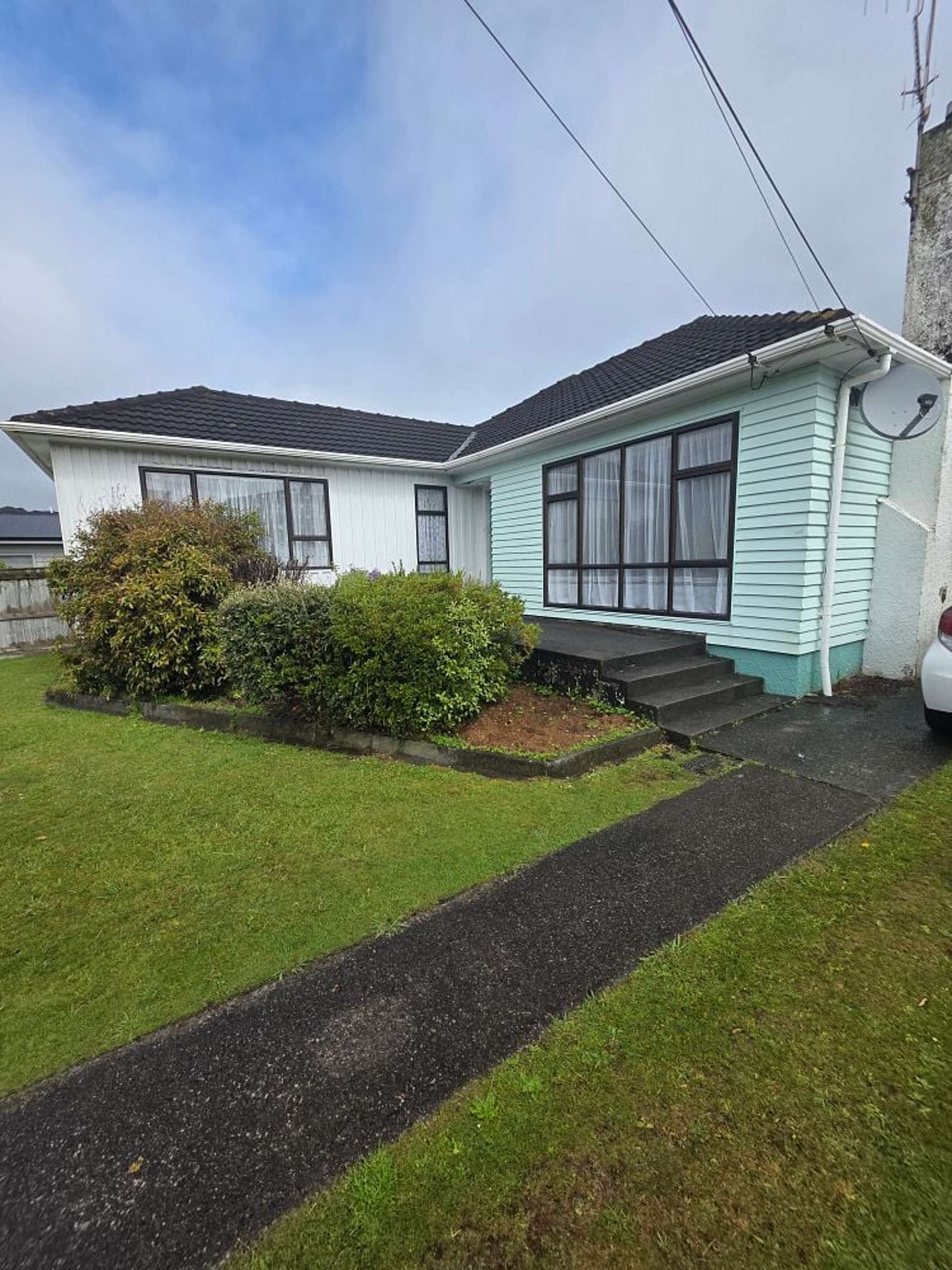 27 Wainuiomata Road Wainuiomata_0