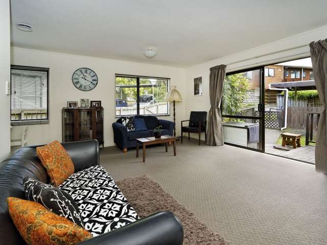 11 John Webster Place Glen Eden_4