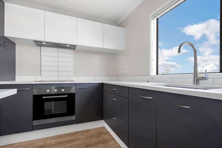 209/172 Mcleod Road Te Atatu South_3