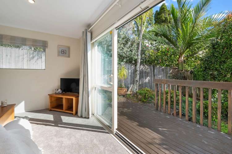 2/10 Brookvale Park Stanmore Bay_2