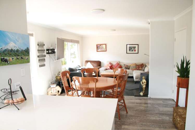 970 Pembroke Road West Stratford West_11