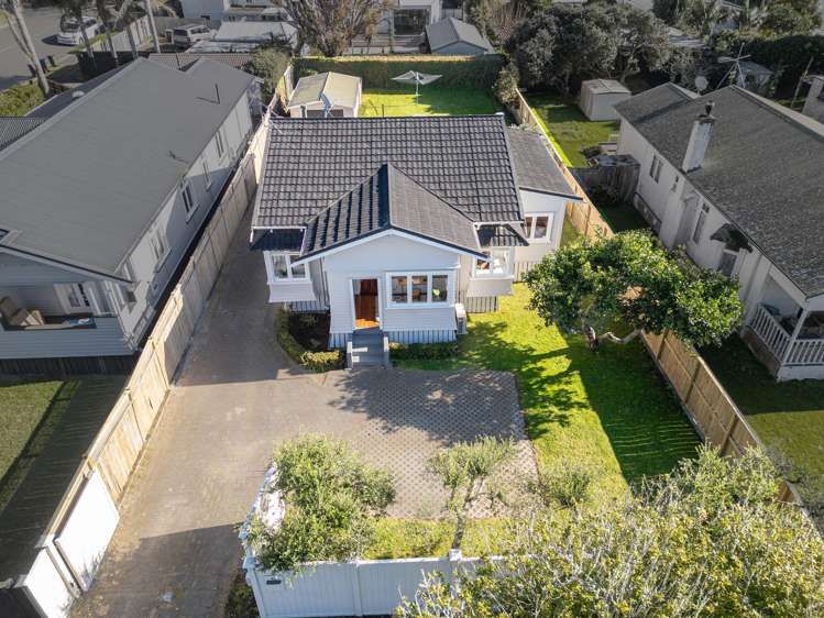 42 Woodward Road Mount Albert_38
