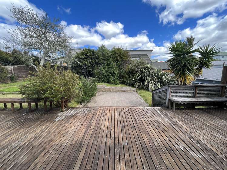 16 Bayside Avenue Te Atatu Peninsula_14