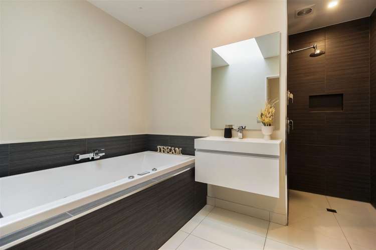 9 Banbury Terrace Lower Shotover_13