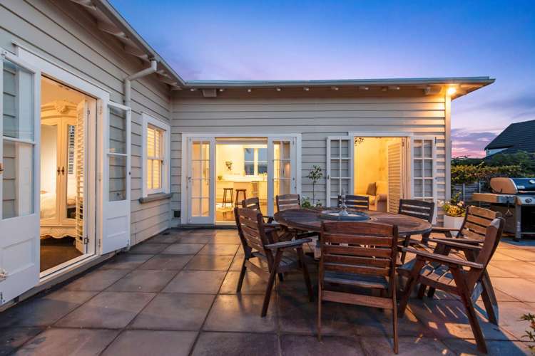 71 Beach Road Mellons Bay_46