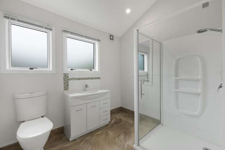 21B Brian Crescent Stanmore Bay_11