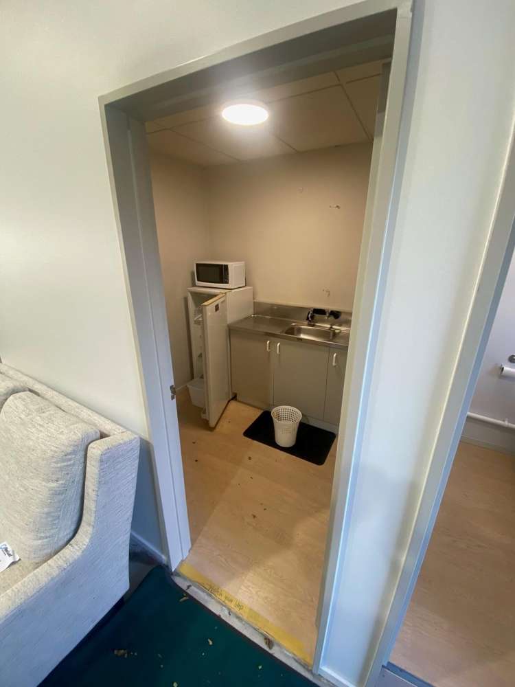 2/1008 Ferry Road Ferrymead_17