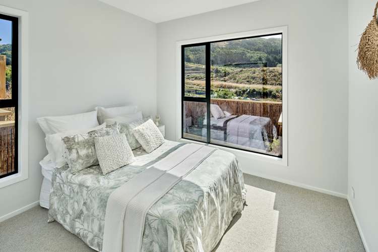 38 Hokioi Drive Porirua_10