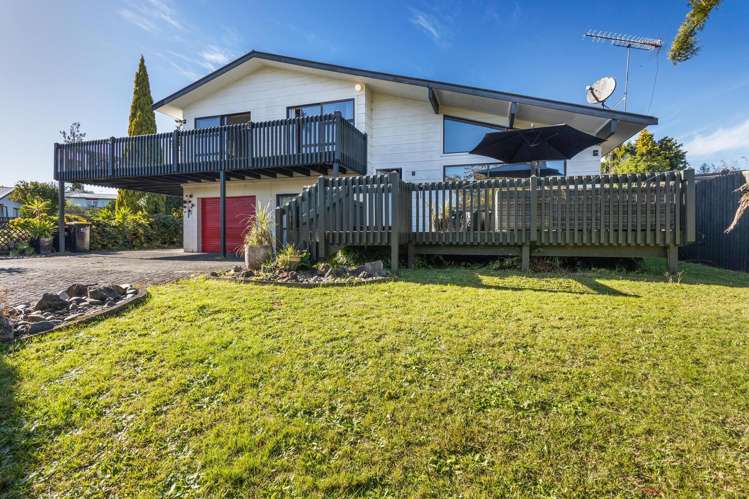 4 Montgomery Crescent_1