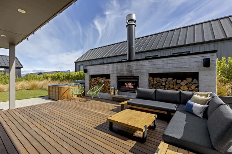 32 Falconer Rise Jacks Point_23