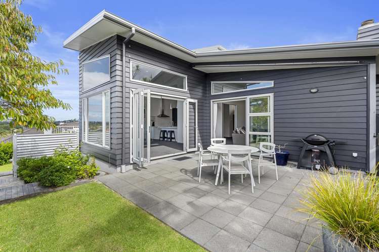 60 Chesterfield Way Orewa_3
