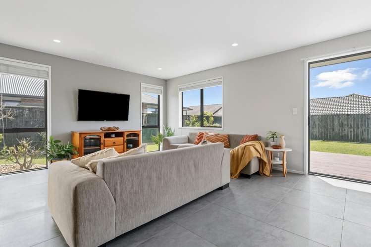 36 Benmore Crescent Pyes Pa_8