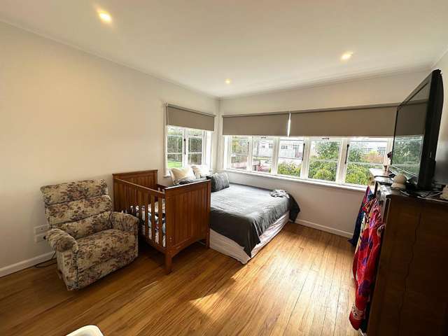 260 College Street West End_3