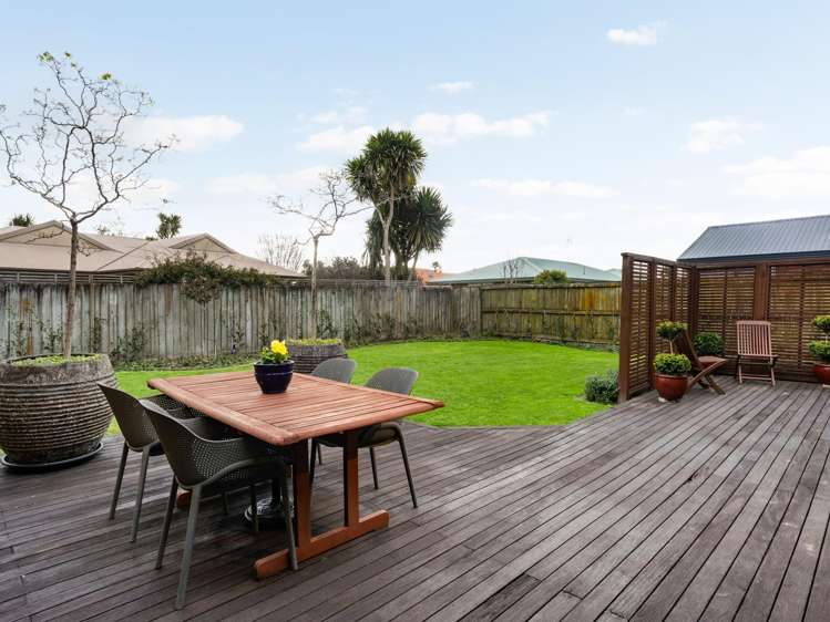 64 Bouverie Crescent Flagstaff_8