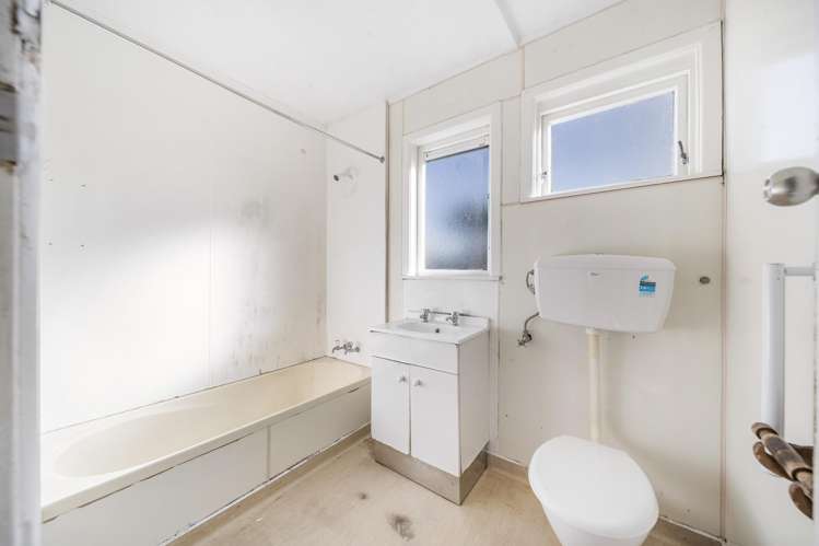 7 Williams Crescent Otara_16