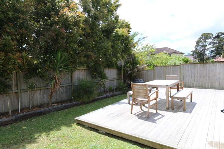 60 Salford Crescent Flat Bush_16