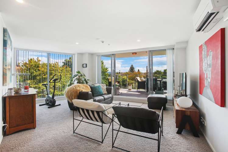 2A/84 Gunner Drive Te Atatu Peninsula_14